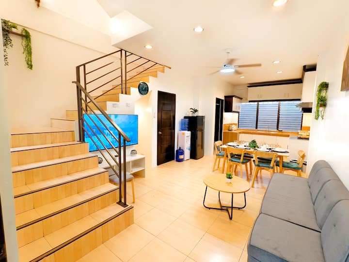 Townhouse 4br Free Parking Near It Park Cebu City - Cebú
