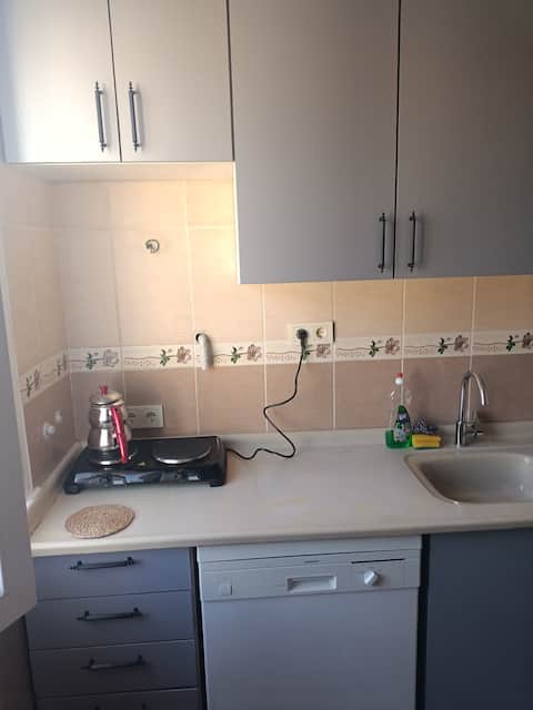 Top Airbnb: walking distance to the watergarden with password in Ataşehir