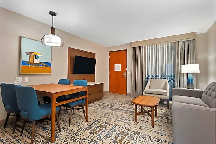 Chic Suite For Families Near Disney - Pets Allowed - Anaheim, CA