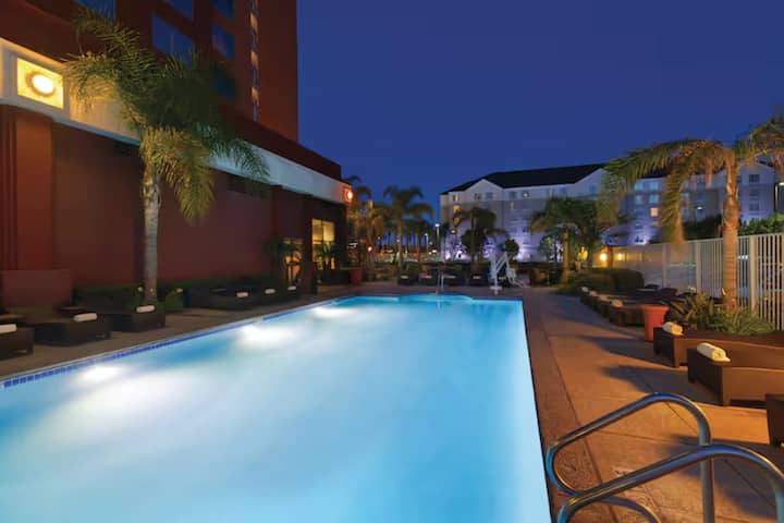2 Spacious Suites Near Attractions. Pets Allowed! - Anaheim, CA
