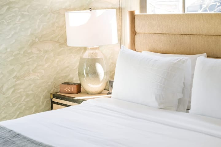 The Whale Suite – Historic Coastal Luxury Newport - Newport, RI