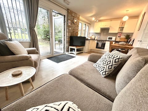 Lelant Chalet, near St Ives, Parking, Pool Access.