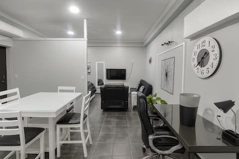 Popular Airbnb listing: 2 Ideal for Work or Rest|King Suite|Parking in Ciudad Acuña