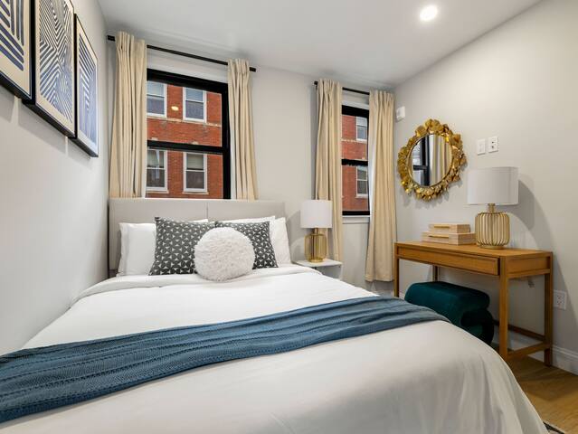 4BR2Bath North End by Subway Downtown gallery image 5