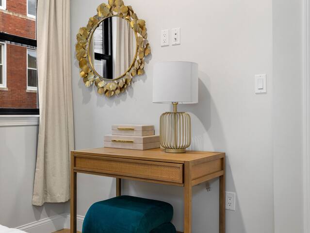 4BR2Bath North End by Subway Downtown gallery image 3