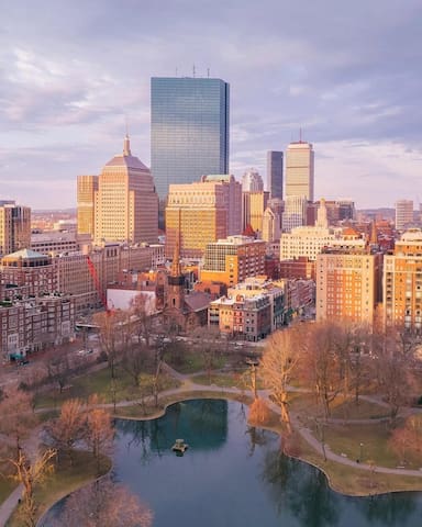 4BR2Bath North End by Subway Downtown gallery image 2