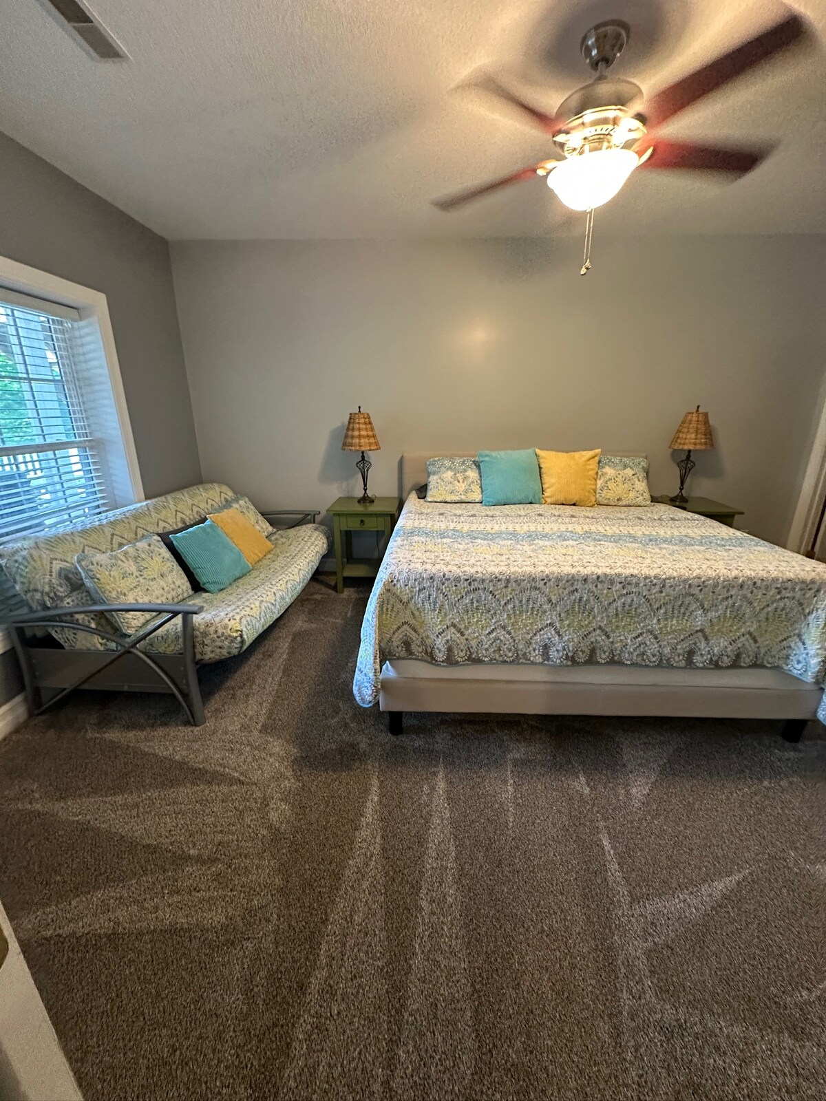 საძინებელი 1