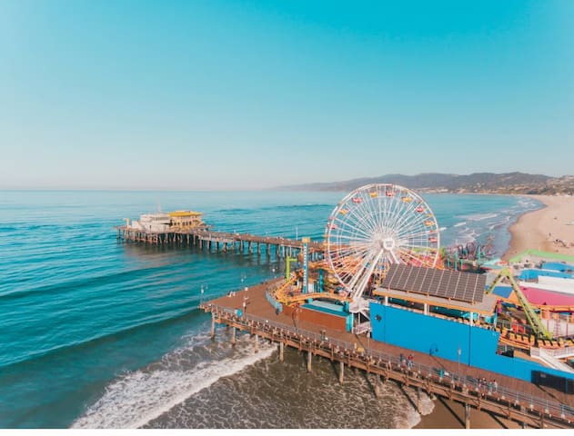 Beach 5 Min • 2 KINGs • AC • W/D • Free Parking