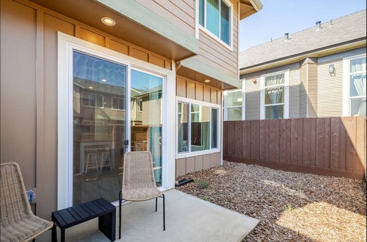 2 homes btwn SantaCruz & Monterey for group of 26! gallery image 5