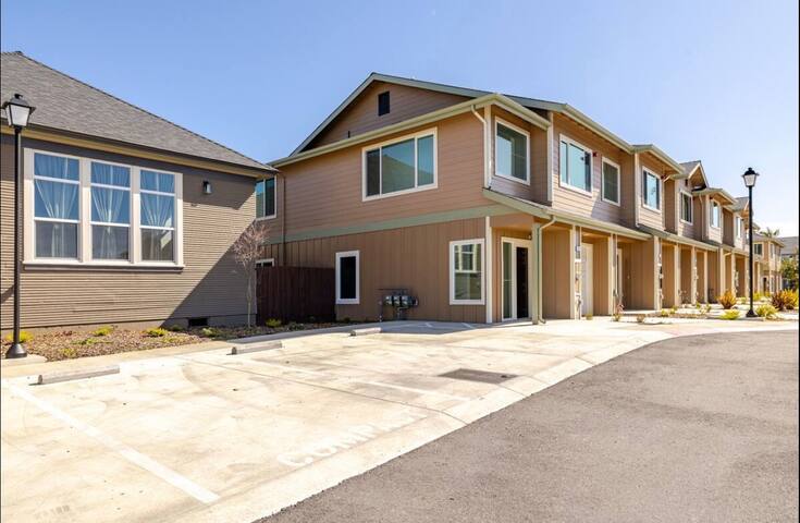 2 homes btwn SantaCruz & Monterey for group of 26! gallery image 2