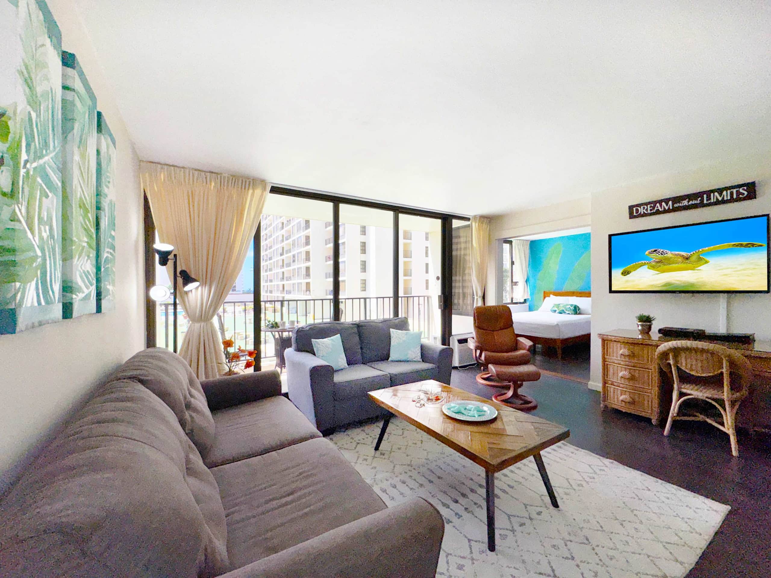 Condo in Honolulu · ★4.91 · 1 bedroom · 3 beds · 1 private bath - Image 11