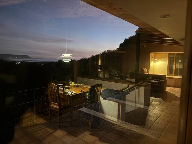 Secret Hideout by the Sea gallery image 4