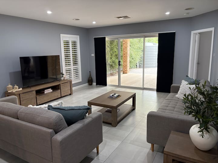 The Goldsmith Retreat - Riversdale, Goulburn