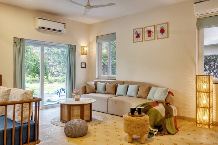 Living room image 4