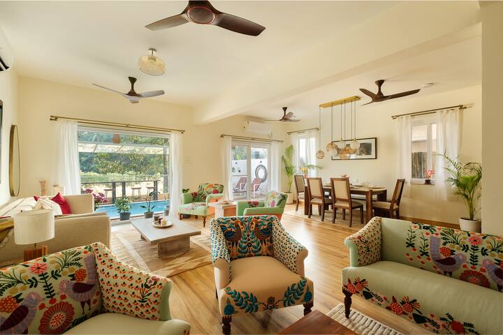Living room image 5
