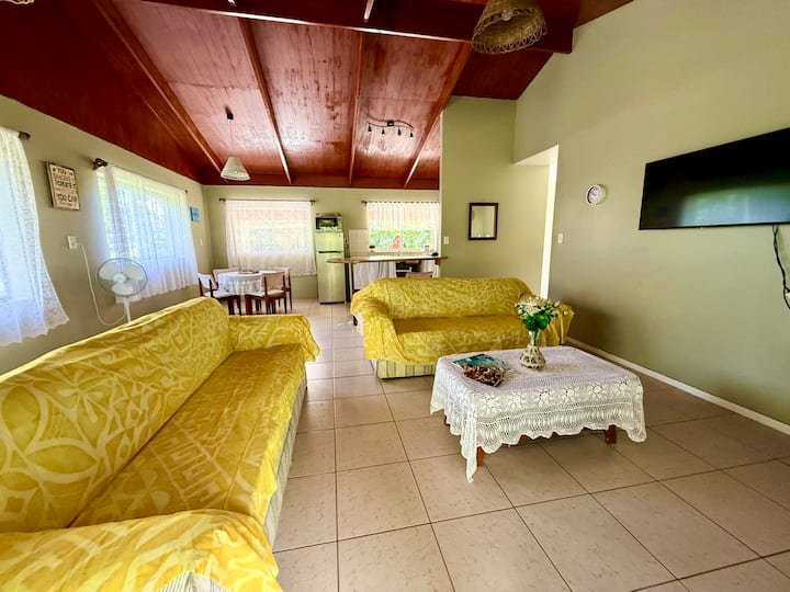 Orieta’s Bungalow - Sleeps Up To 8 - Cook Islands