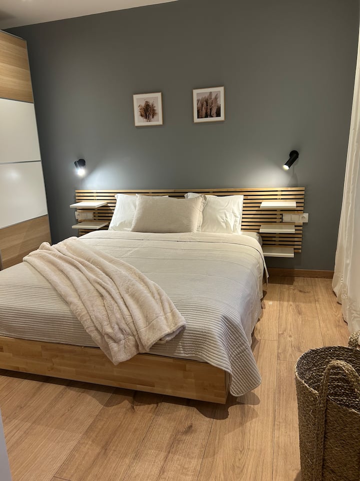 Schlafzimmer 1