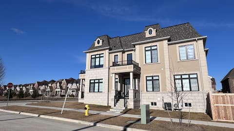 Prestigious 11-Beds FrenchMansion AngusGlenMarkham