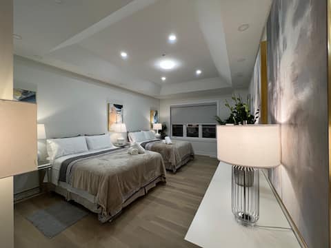 Prestigious 11-Beds French Mansion in Angus Glen