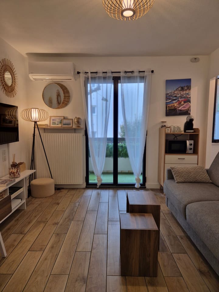 Nice Studio Cosy Au Calme Proche De La Mer - Nice