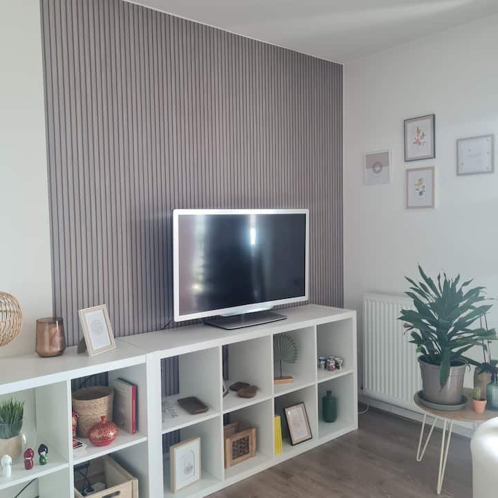Casa Sol: 2 Chambres- Terrasse Ensoleillée- Garage - Vénissieux