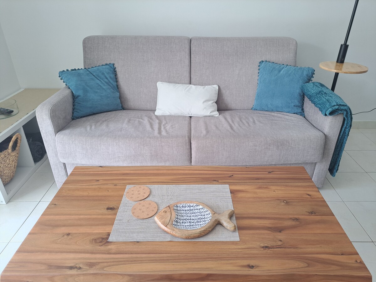 Successful Airbnb property: "Vista das Ondas" - 1 Br/2 Pools Walk to 3 Beaches in Albufeira E Olhos De água