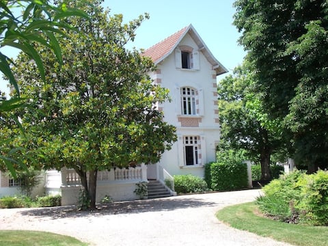 Elegant 1920s Villa "Bon Accueil"