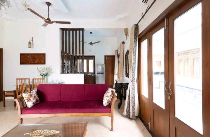 Living room image 5