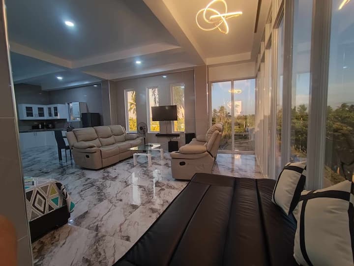 Pogled iz stana na 3. katu doista je prelijep.  