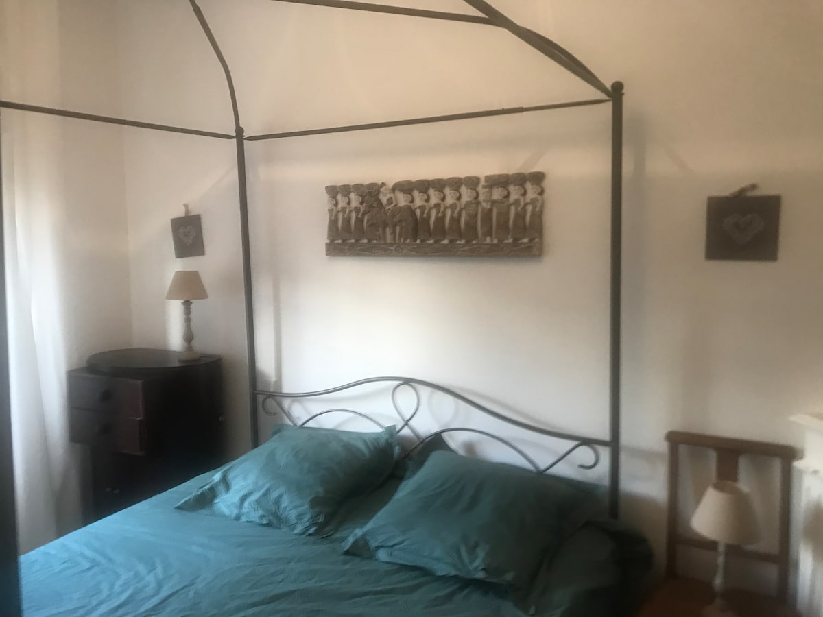 غرفة النوم 1