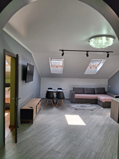 CENTER. Kitchen-studio and bedroom./Next to the TOWN HALL/