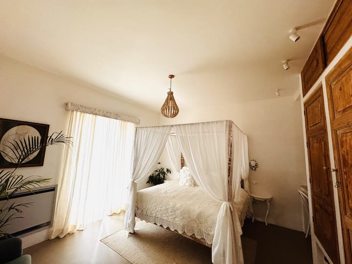 Საძინებელი 1 ორადგილიანი საწოლით