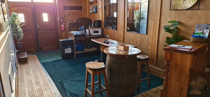 Quirky Glamping Barn For 2 In Wells With Parking - Glastonbury