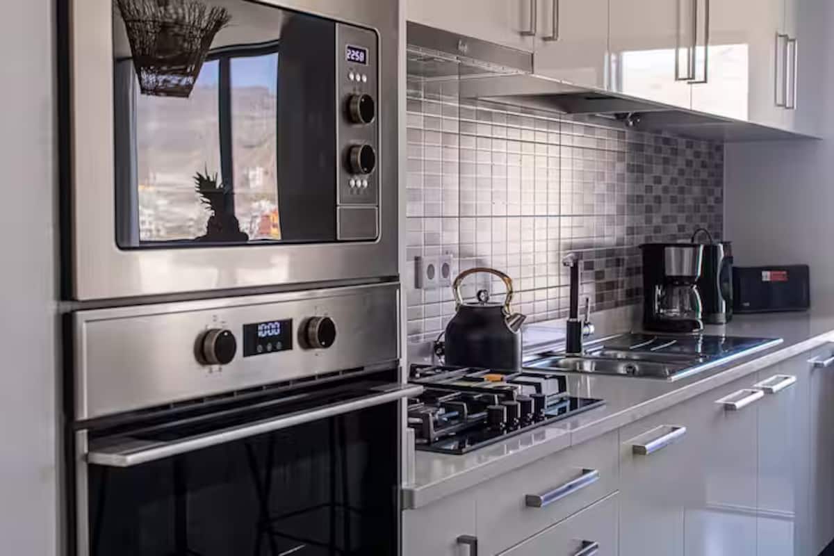 Fully equipped kitchen at Mindelo Sunset