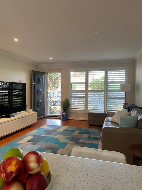 Freshwater Beach Apartment