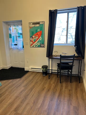 Listing in Norwich-New London