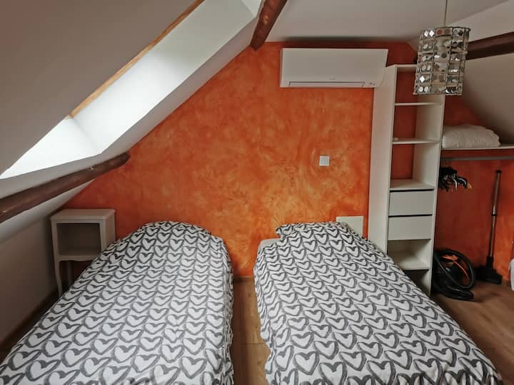 Спална соба 1
3 кревета 90x200 см
