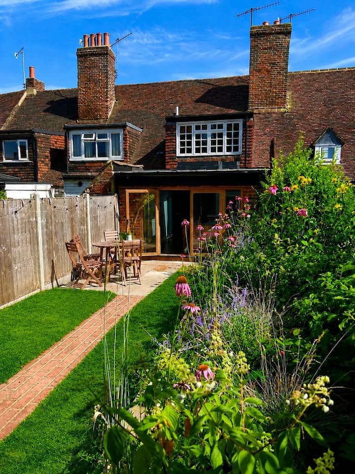 Castle Cottage - Canterbury