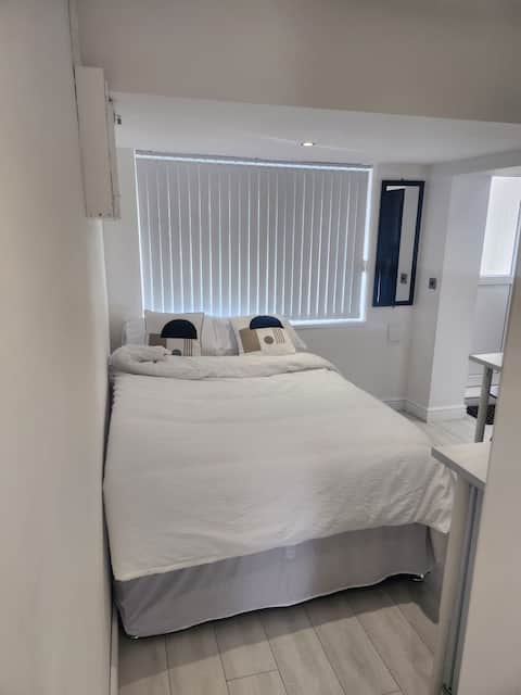 Successful Airbnb property: Blue Moon Ensuite in Dudley