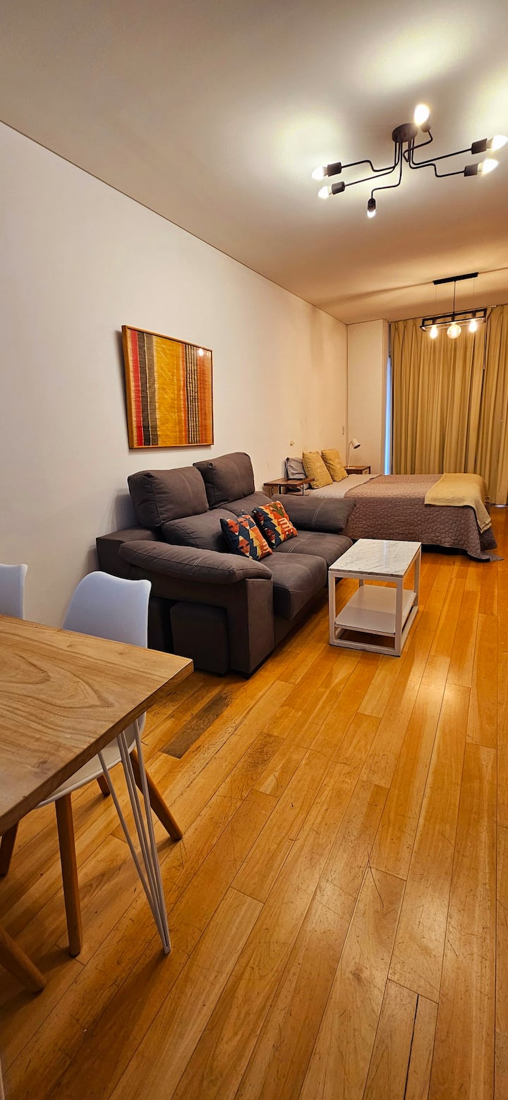 Kitnet com varanda em Palermo, com piscina