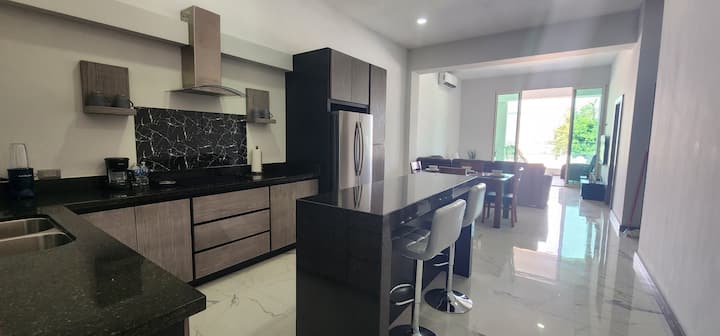 Private Est. Apartment, Consulate Cas and Bridges