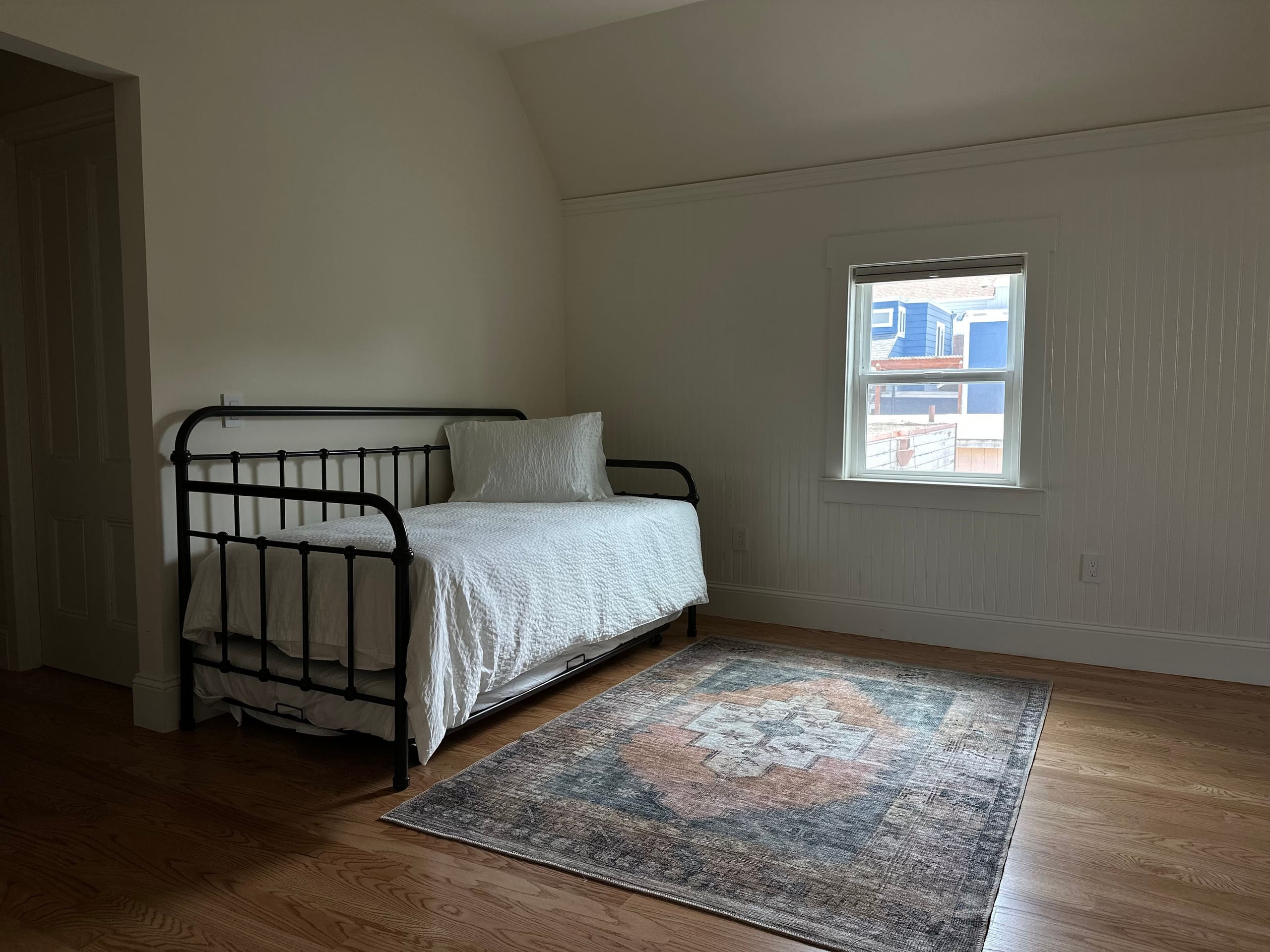 Home in San Francisco · ★5.0 · 4 bedrooms · 6 beds · 2 baths - Image 9