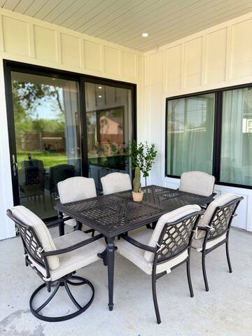 *New* 5 min to Downtown FW, Southwestern Vibes, EV gallery image 5