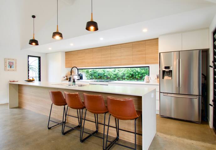 Poolside Paradise | Walk to Dicky Beach & Cafés gallery image 2