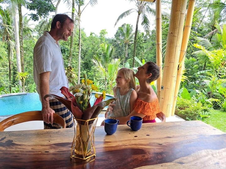 Sanding Bamboo Villa - An Idyllic Jungle Retreat - Indonesien