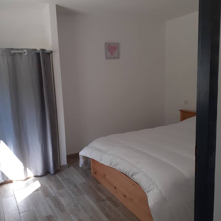 საძინებელი 1