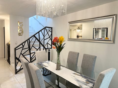 Elegant and spacious house - Apodaca/Arpto - SF2SM121