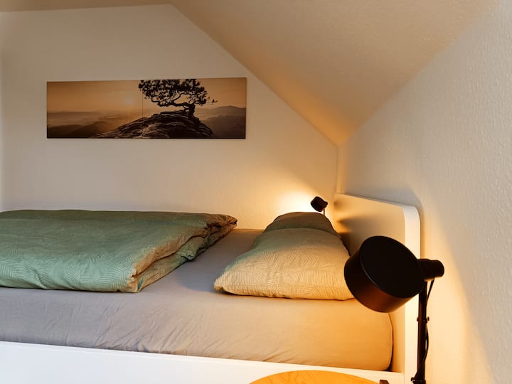 在百合石的美景中醒来 