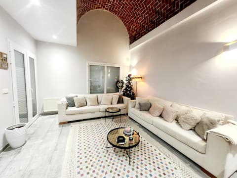 Apartment Feet in the Water