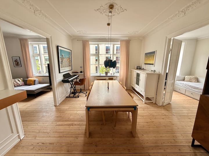 Charming Frederiksberg Apartment By Metro - Copenaghen